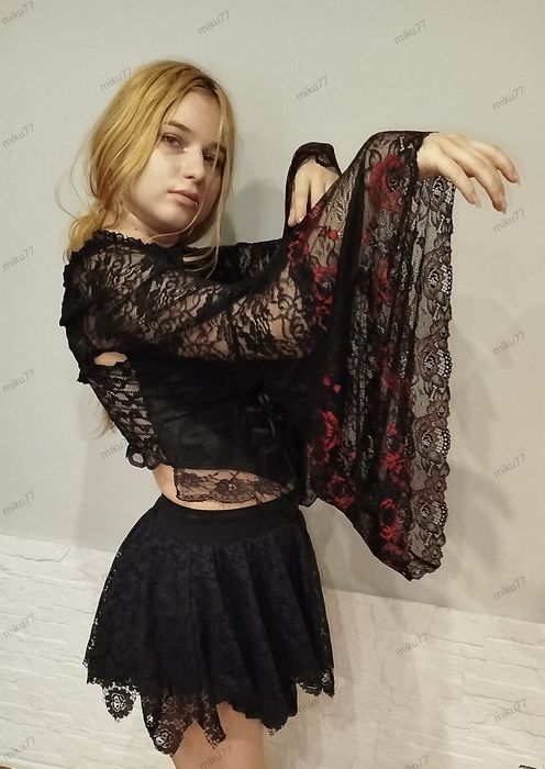 Bolerko gotyckie koronkowe kwiaty alternative gothic emo