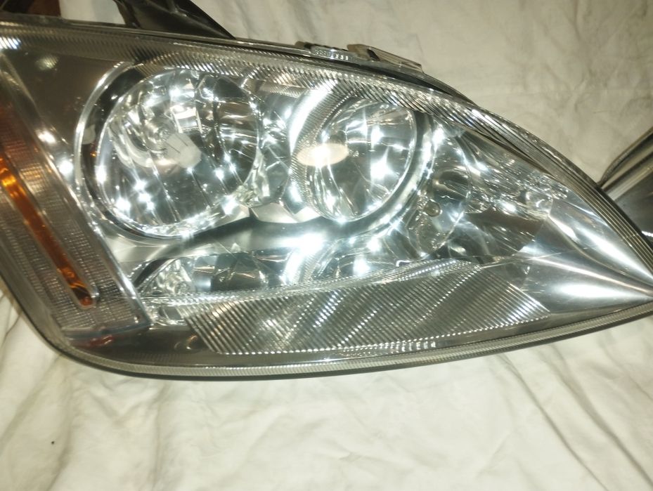 Lampy przód Ford Focus c-max hella oryginał L+P