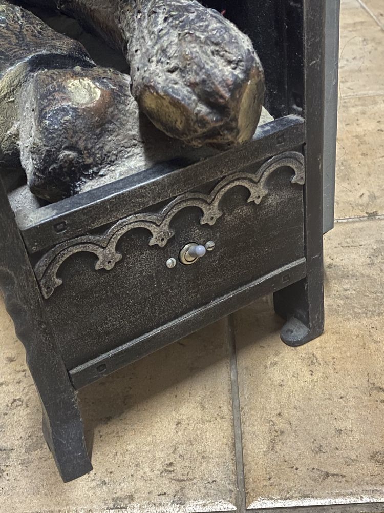 Aquecedor tipo lareira preto