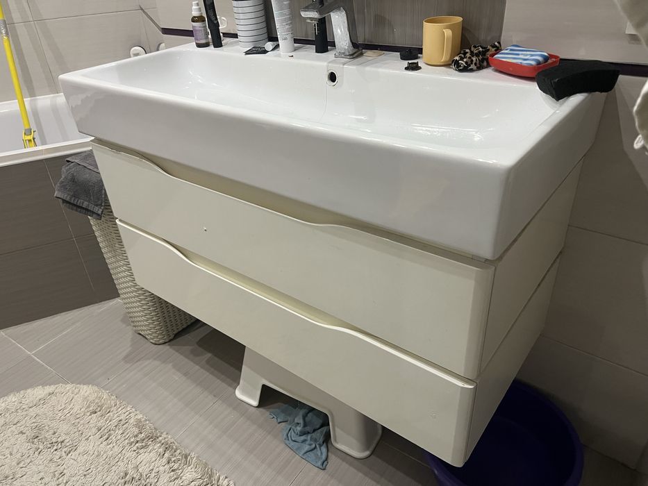 Умивальник з тумбою