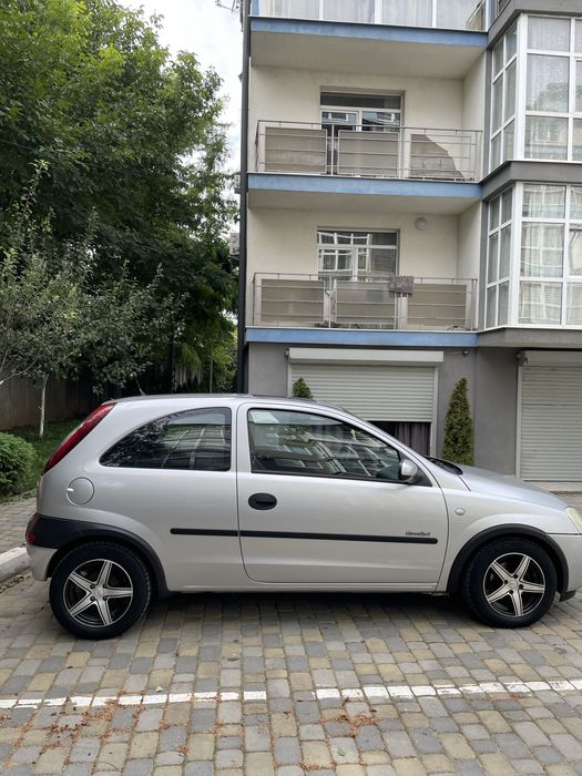 Opel Corsa C 2002 рік