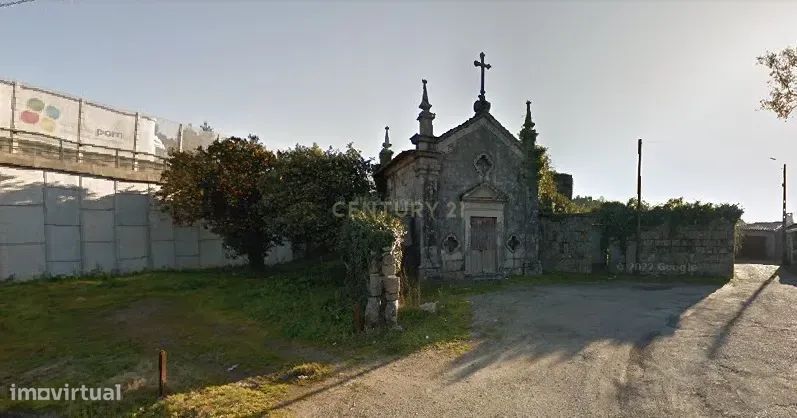 Moradia em ruina com terreno e capela - Lugar de Real, Gavião