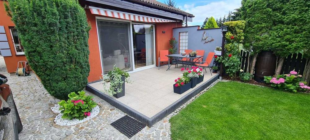 Markiza tarasowa bez kasety – solidna, sprawna, elektryczna na pilota