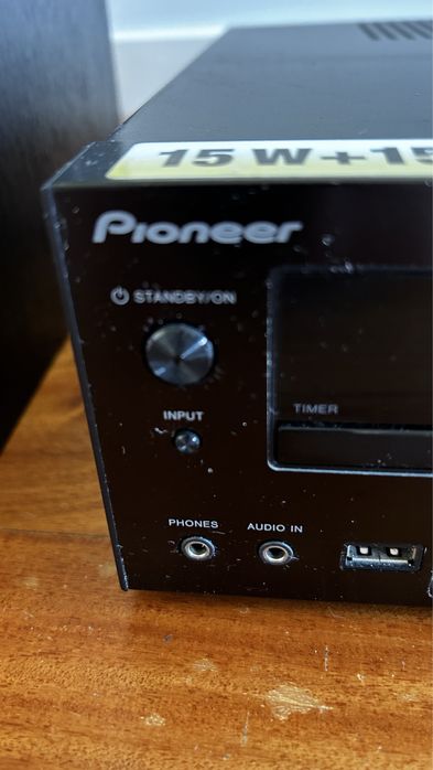 Sistema de som / aparelhagem com leitor de CD da marca PIONEER X-HM21