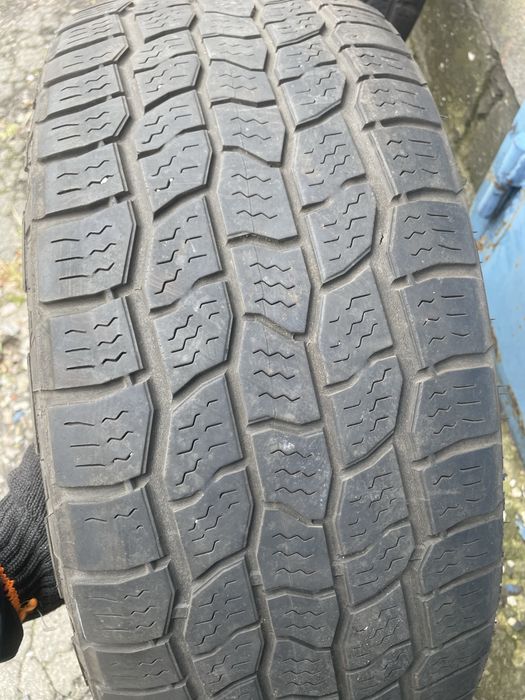 Продам гуму 265/60 R18 в гарному стані, залишок 5 мм. Рік випуску 2020