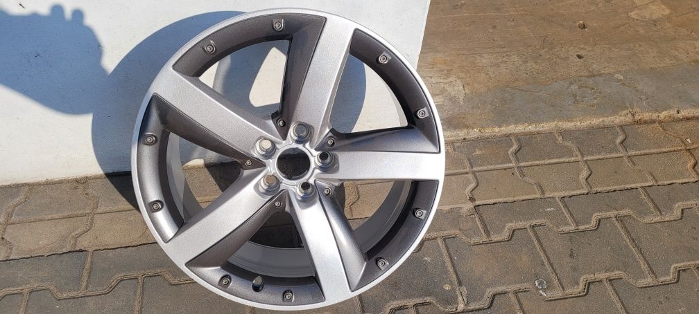 Felga Alu 5×100 7,5J×17H2 ET36 Audi