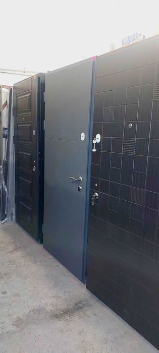 Вхідні двері вуличні в будинок і квартирні Входные металлические двери