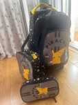Mochila escolar com pikachu