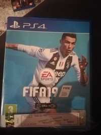 Jogo PS4 FIFA 19 com Registo e caixa.