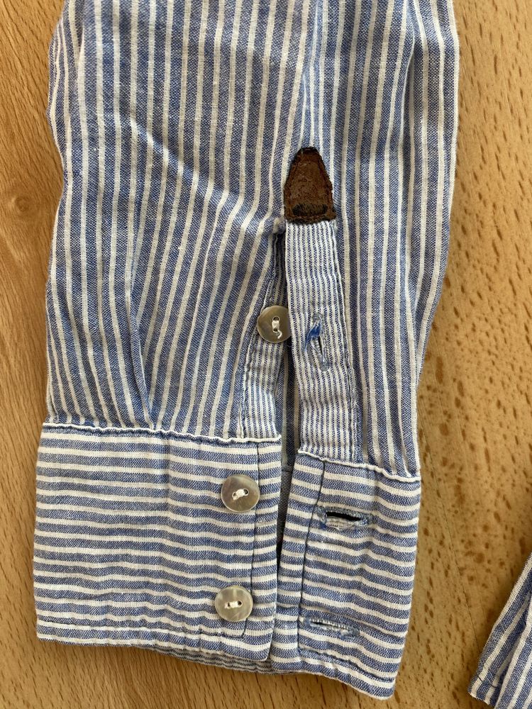 camisa às riscas