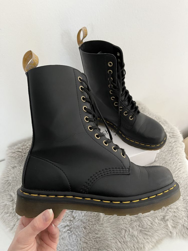 Oryginalne glany Dr. Martens martensy z ekoskóry czarne