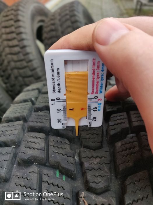 Шини зимові dunlop grandtrek sj6