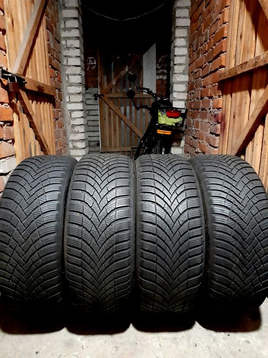 Opony zimowe 215/55/16.