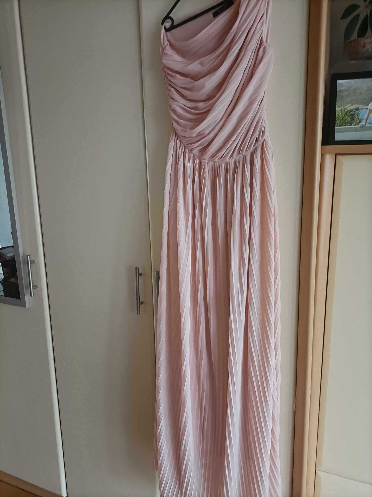 Elegancka sukienka na 1 ramię Mohito roz.38