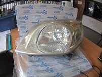Farol 45570999 1353198080 FIAT FIORINO 2009 1.3 MULTIJET 16V 75 CV 4P BRANCO ESQ H4 MAKO Apoio Danificado