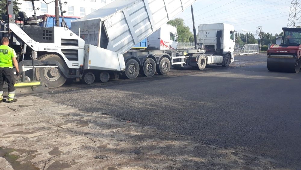 Układanie asfaltu/budowa dróg/parkingów/asfaltowanie/zalewanie spękań