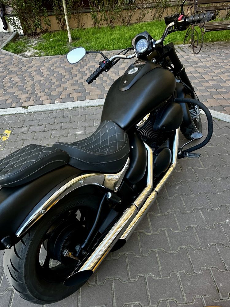 Suzuki Intruder VS800