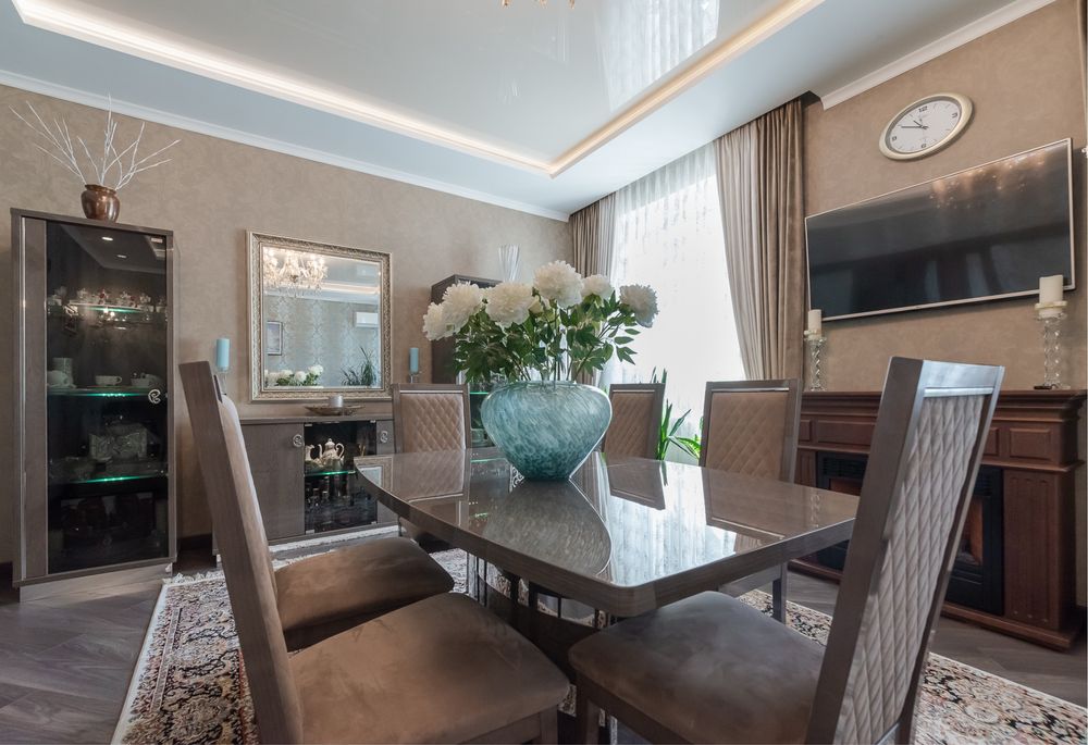 Без % Продається  шикарна квартира , 3 кімнати . Урядовий квартал .