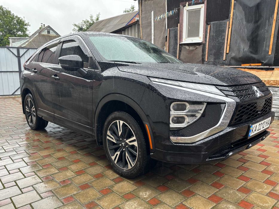 Mitsubishi Eclipse Cross 2023 SEL 1.5 (бензин) США