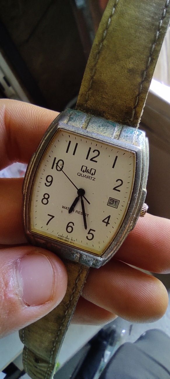 Stary zabytkowy zegarek naręczny Q&Q Quartz PRL antyk