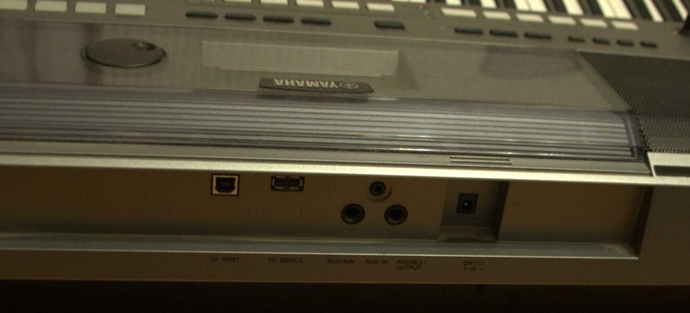 Keyboard Yamaha PSR-E443