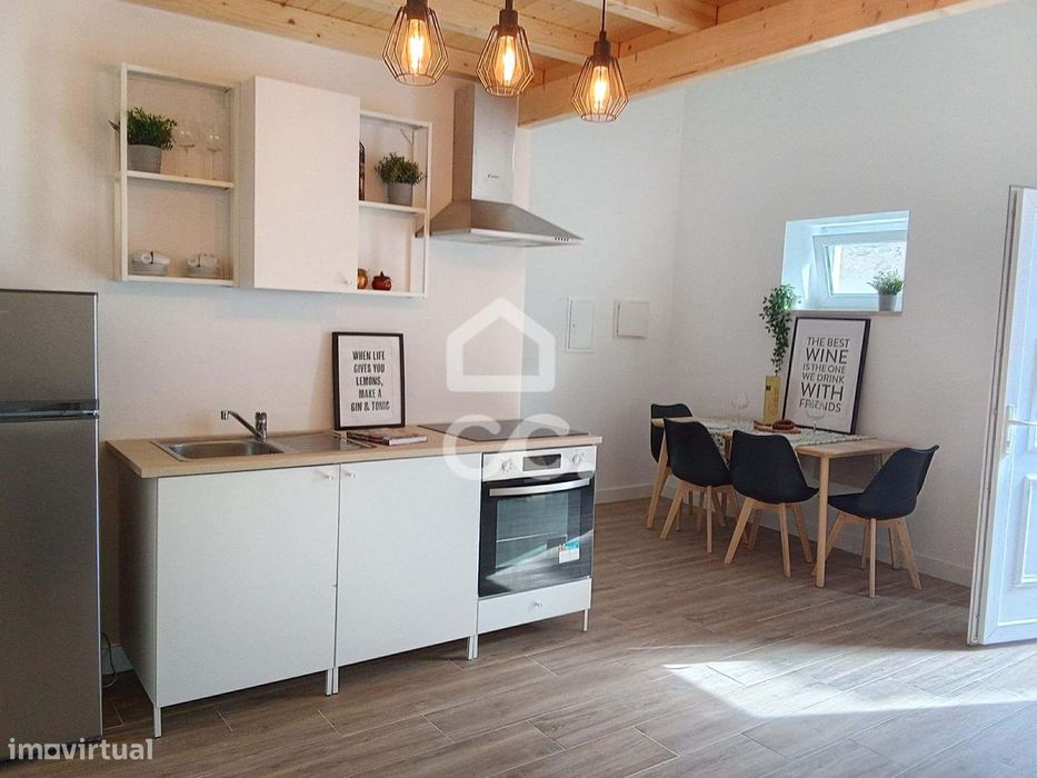 Armazém remodelado e convertido em estúdio moderno – Olho Marinho, Óbi