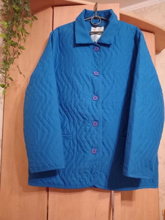 Куртка жіноча на гудзиках осінь/весна.