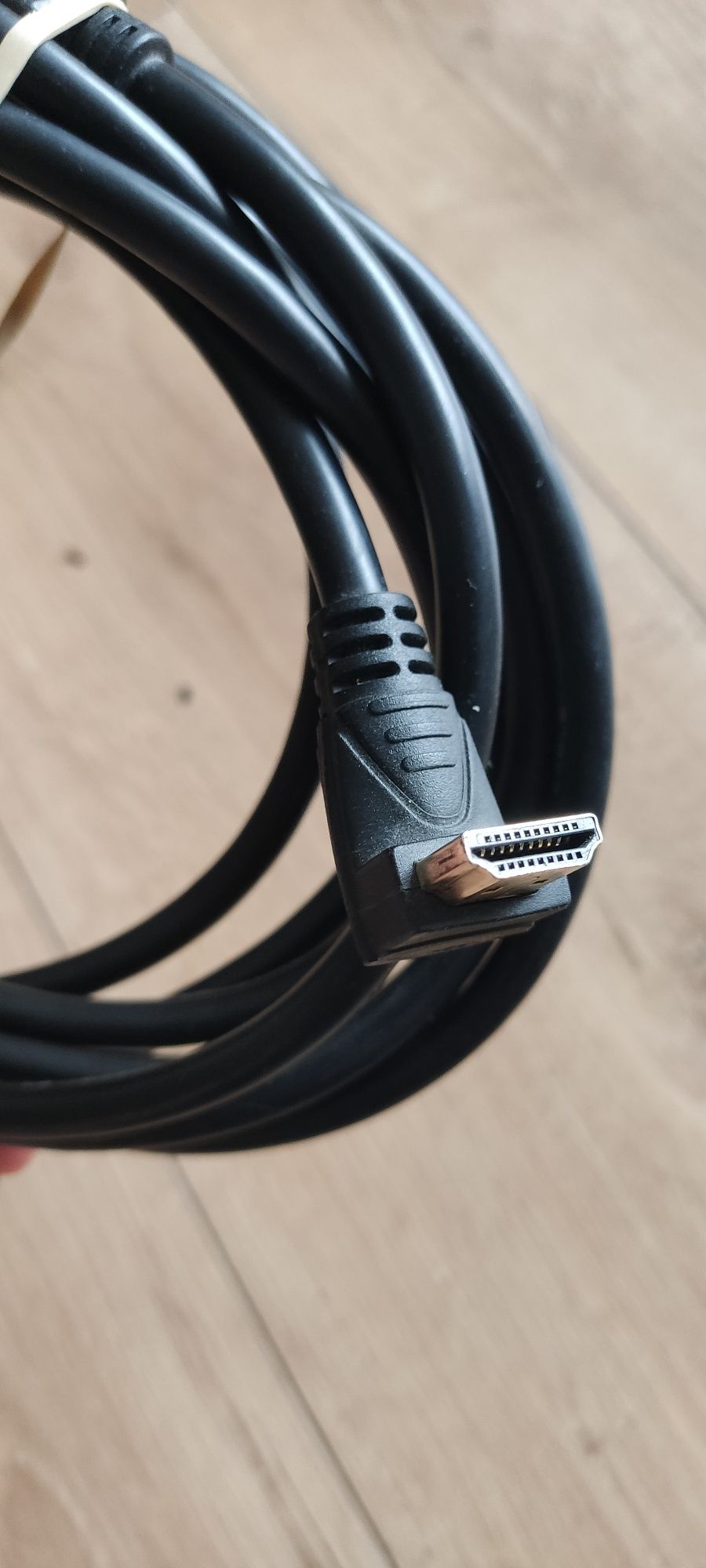 Kabel HDMI 1.4 z końcówką kątową (HDMI 90°), ok. 3 m – czarny