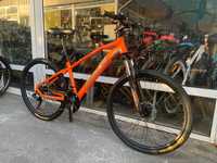 Яркий горный велосипед 26 колеса Oskar m115 рама 15