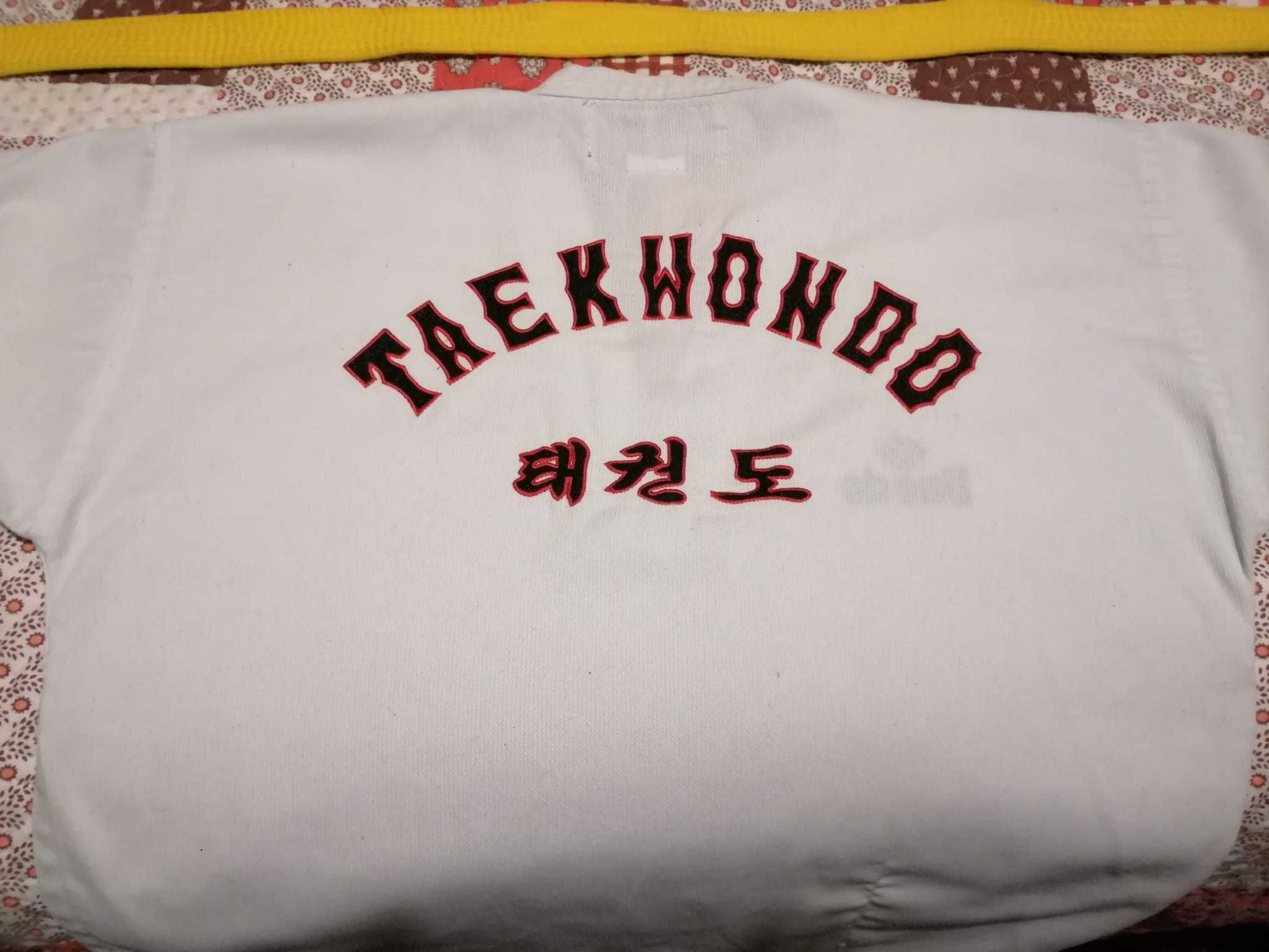 Dobok criança da marca Dae Do - Taekwondo - 120cm - Bom estado