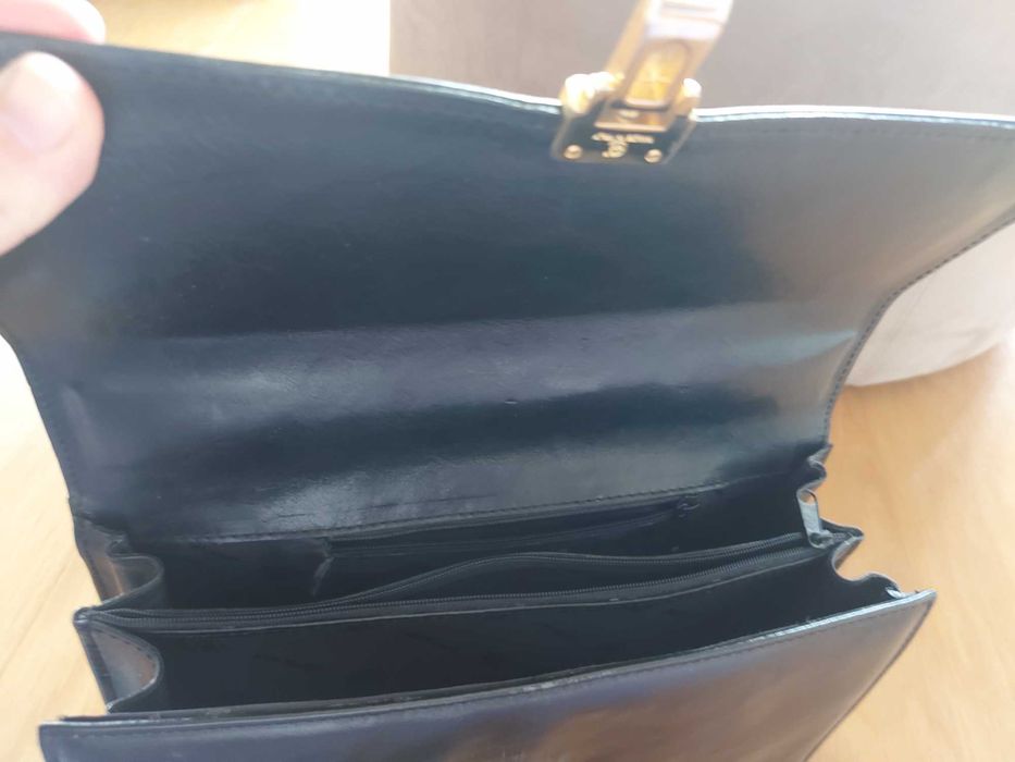 Malote de mão em pele