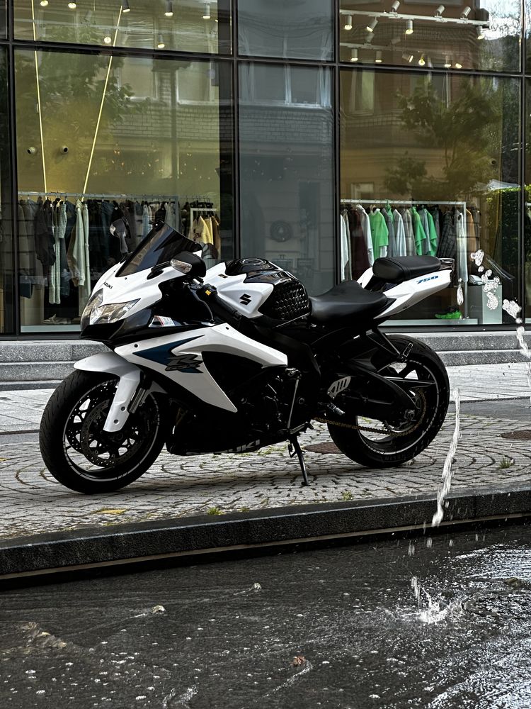 Suzuki GSX-R 750 K9