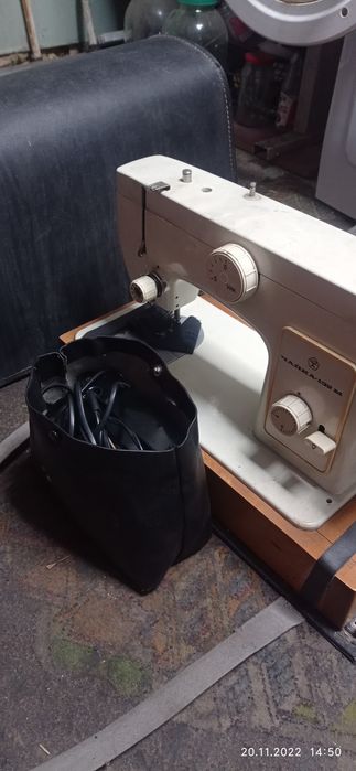 Швейная машинка чайка 132м