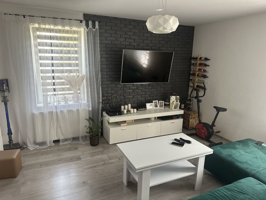 Połowa domu 90 m² z dużym podwórkiem