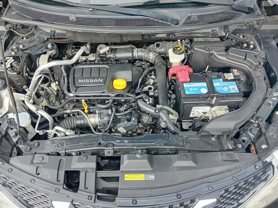 Nissan Qashqai 1.6 dci N-connecta c/auto ( pequeno sinistro )