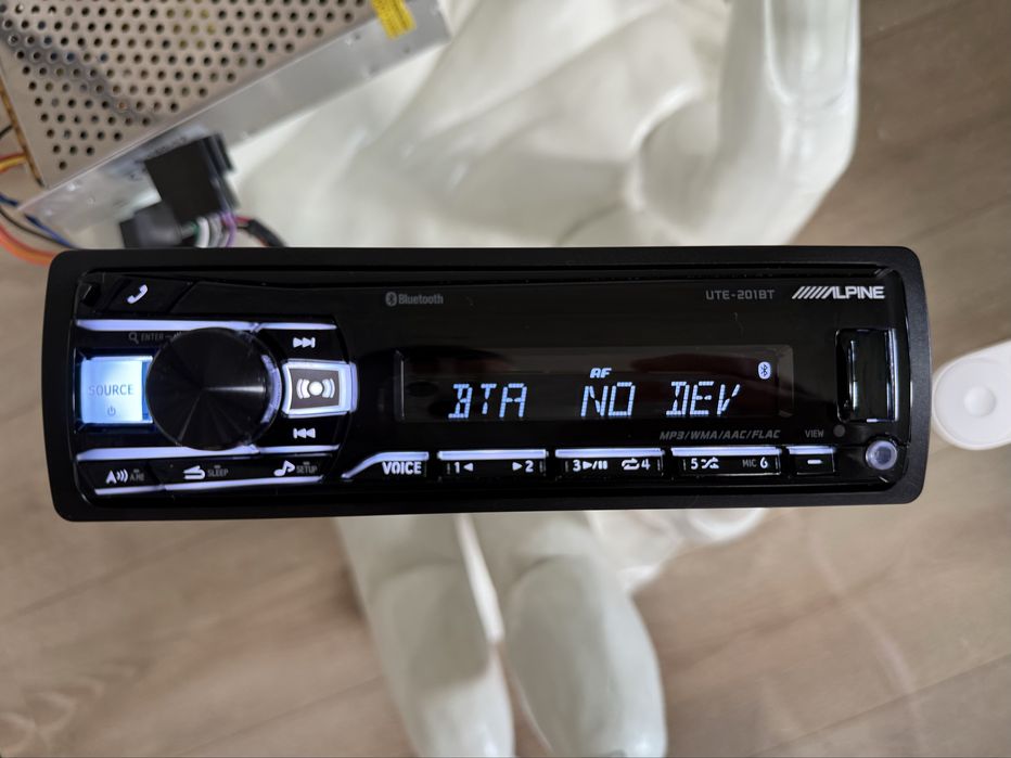 Radio alpine UTE-201BT bluetooth