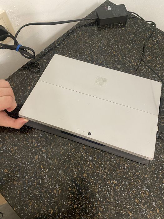 Surface 4 pro + Клавіатура, зарядка