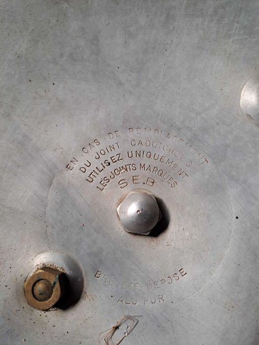 Panela pressão avariada