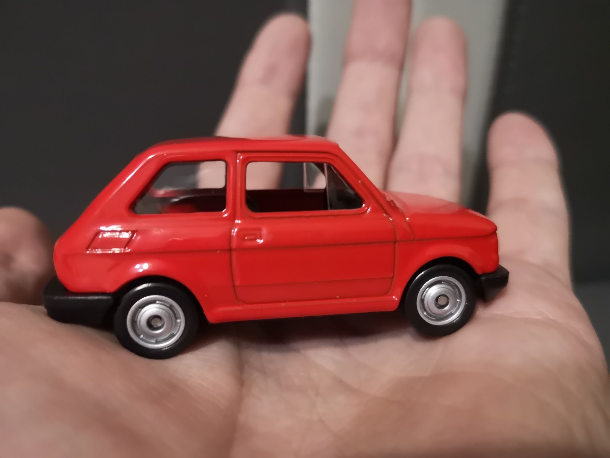 Model samochodu Fiat 126 welly Maluch, kaszlak