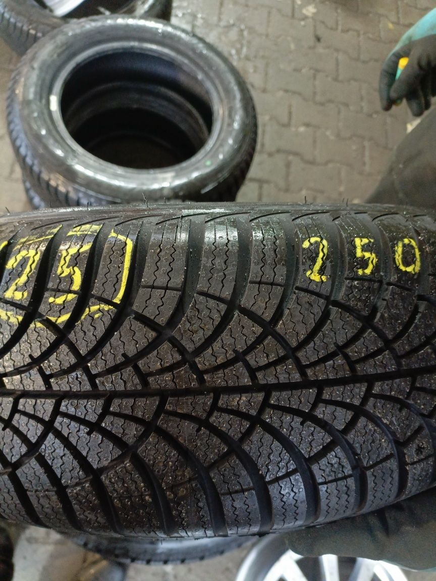 Nowe opony zimowe 195/65/15 Goodyear 2022r