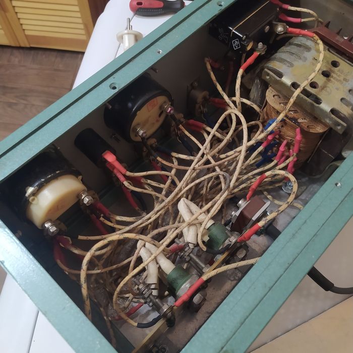 Зарядное устройство,выпрямитель