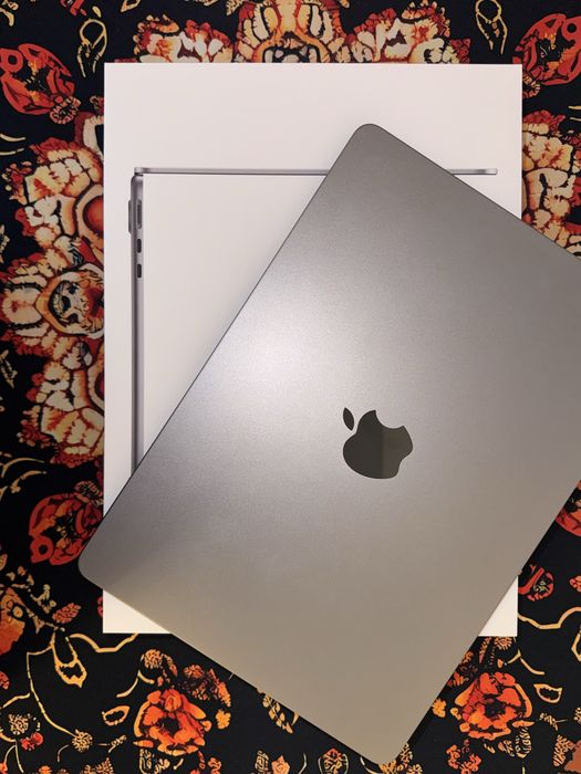 MacBook Air 13” M2 (2022) - 8GB/256GB