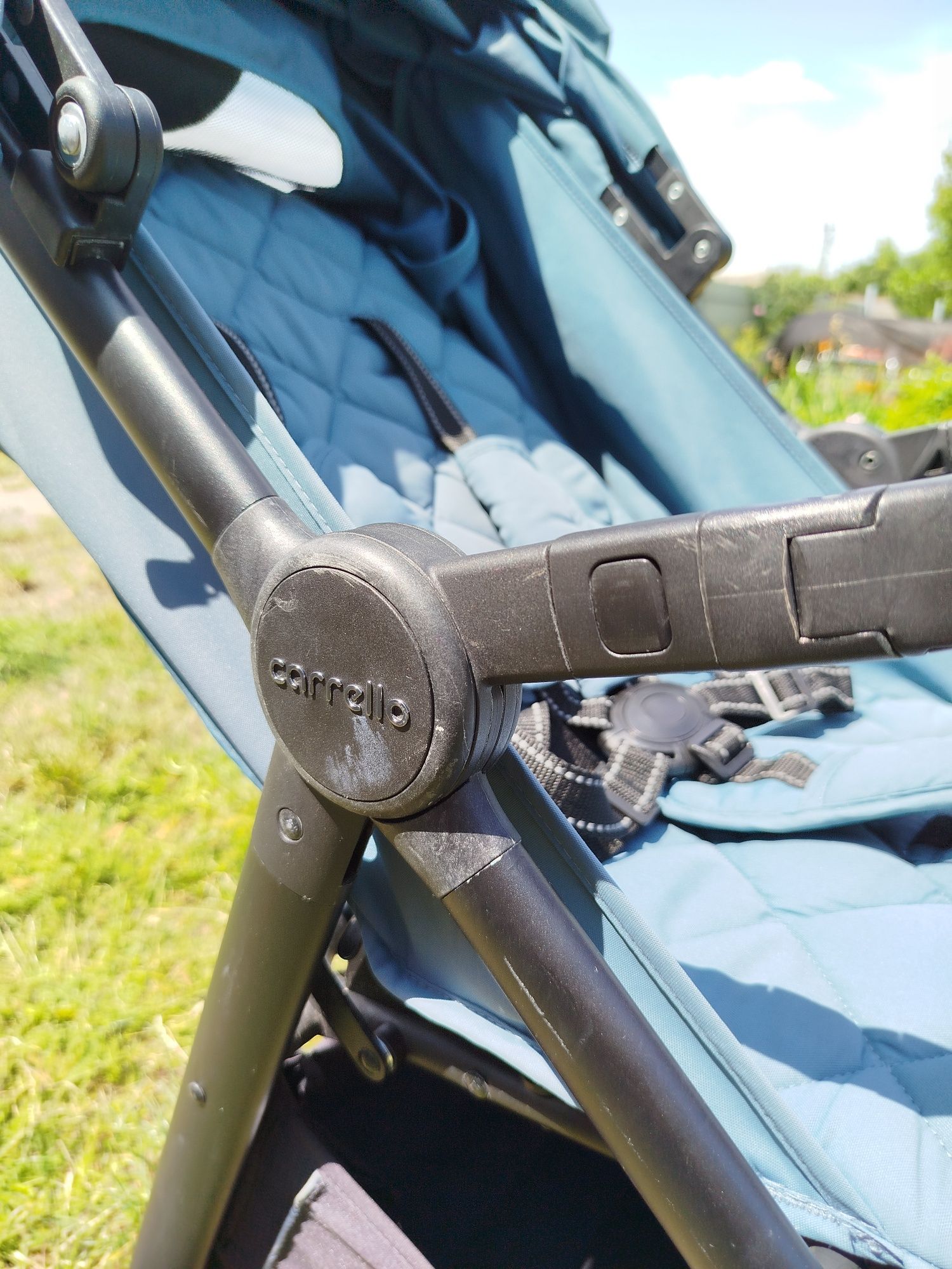 Прогулянкова коляска Carrello Bravo колір Ice Blue