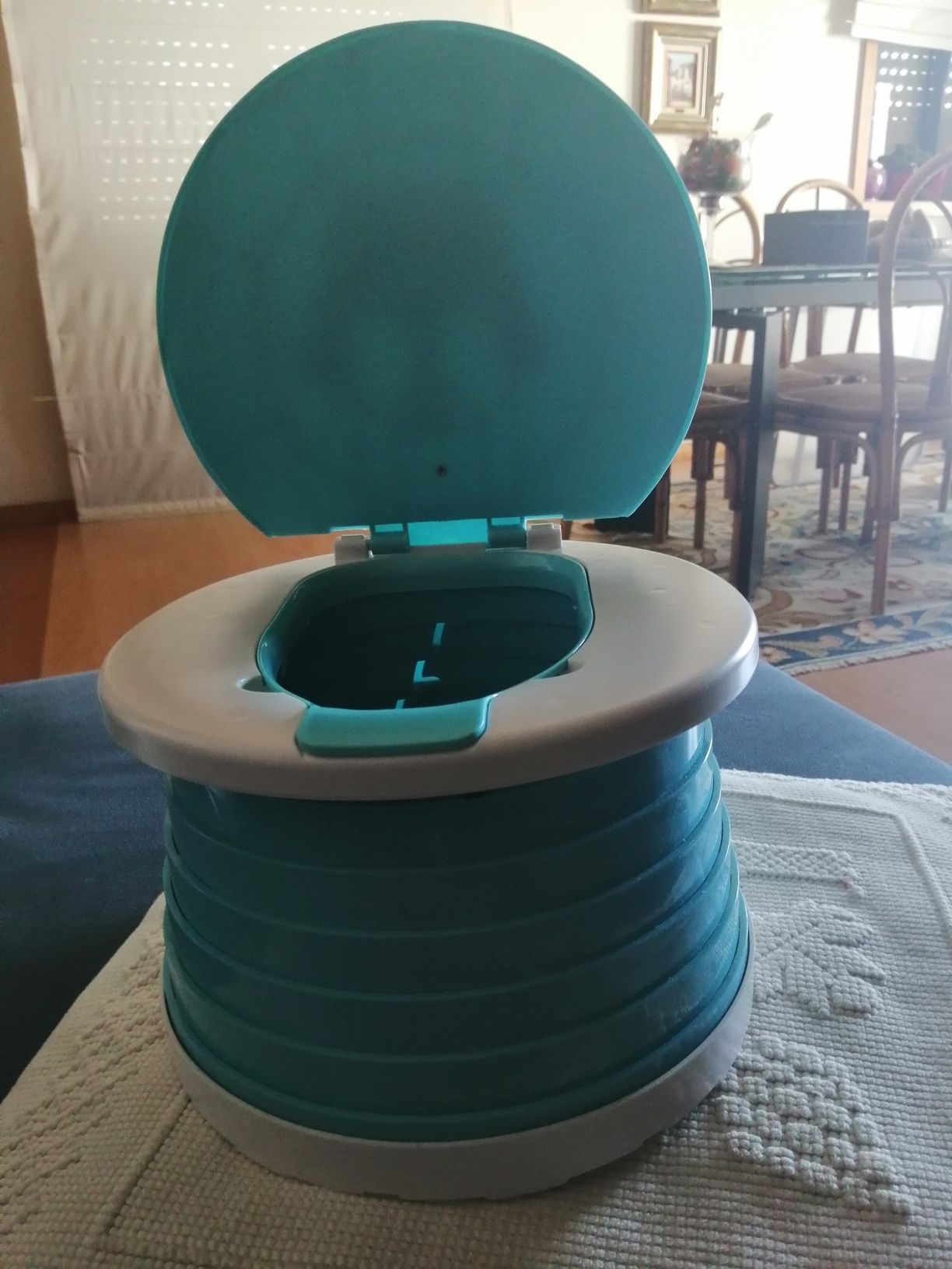 Bacio ou pote portátil para crianças