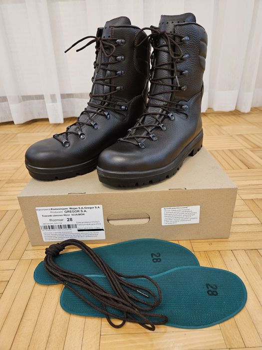 Buty wojskowe brązowe rozmiar 43 wz.933A/MON DEMAR