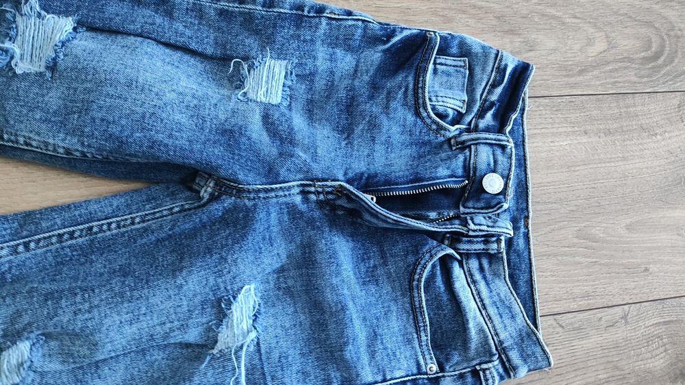 Jeansy dzinsy przecierane modne