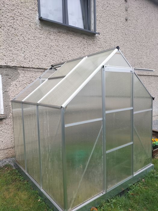 Szklarnia ogrodowa