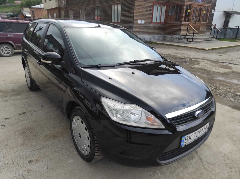 Продаю Ford Focus 2 універсал 1,6 бензин. Хороший стан