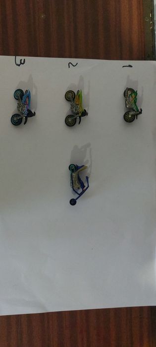 Carrinhos e motas 1/58