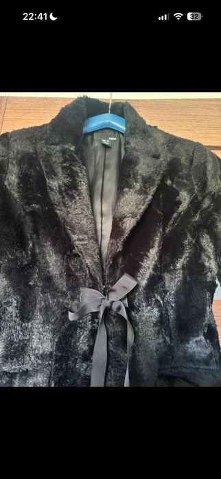 Czarny futrzany żakiet/ futerko